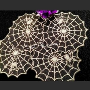 4 Sparkly Beaded Spider Web Placemat Chargers 15" Halloween Goth Nicole Miller
